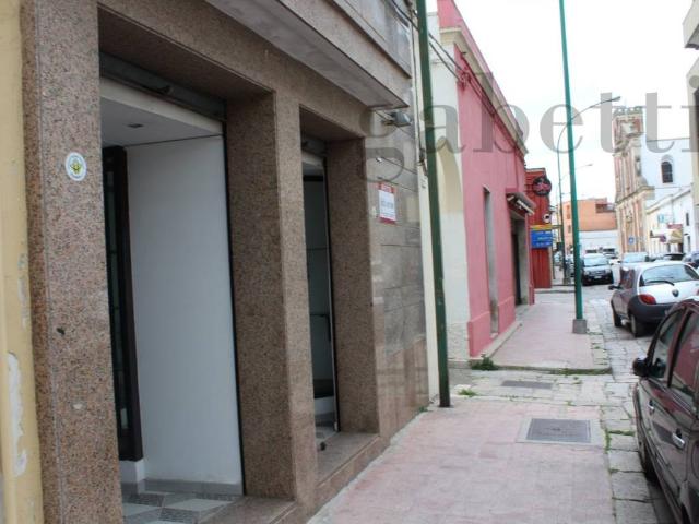 Locale Commerciale in affitto a Puglia, Lecce