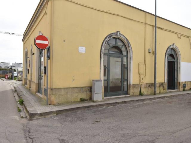 Locale Commerciale in affitto a Puglia, Lecce