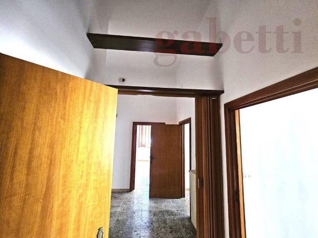 Locale Commerciale in affitto a Puglia, Lecce