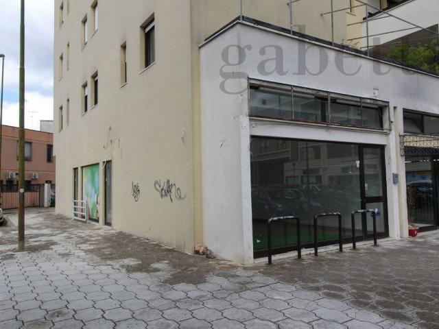 Locale Commerciale in affitto a Puglia, Lecce