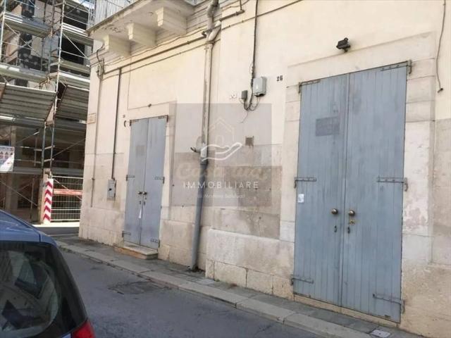 Locale Commerciale in affitto a Puglia, Bari