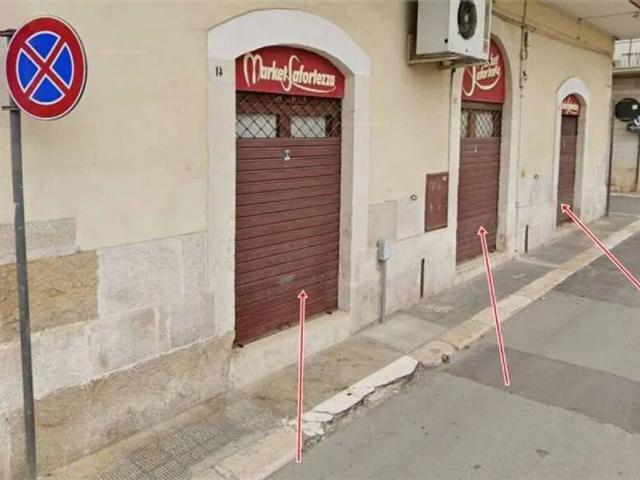 Locale Commerciale in affitto a Puglia, Bari