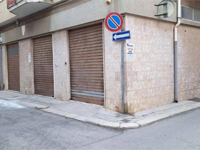 Locale Commerciale in affitto a Puglia, Bari