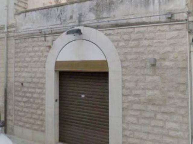 Locale Commerciale in affitto a Puglia, Bari