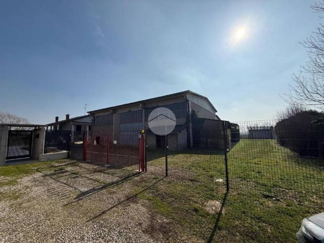 Locale Commerciale in affitto a Cerello, Corbetta