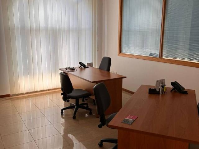 Locale Commerciale in affitto a Corciano, Perugia