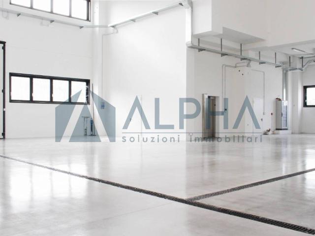 Locale Commerciale in affitto a Cerasolo Ausa, Coriano