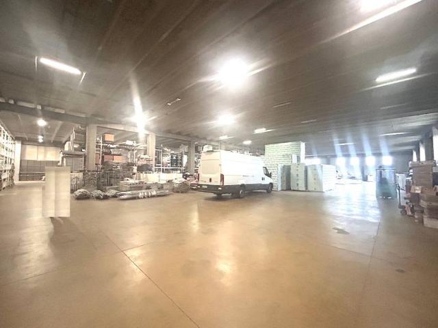 Locale Commerciale in affitto a Cerasolo Ausa, Coriano