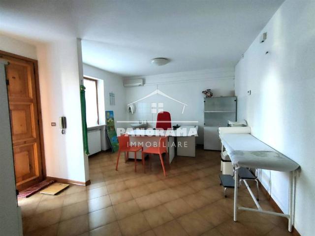 Locale Commerciale in affitto a Coriano, Reggio Emilia