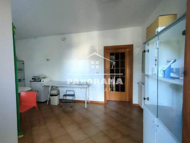 Locale Commerciale in affitto a Coriano, Reggio Emilia