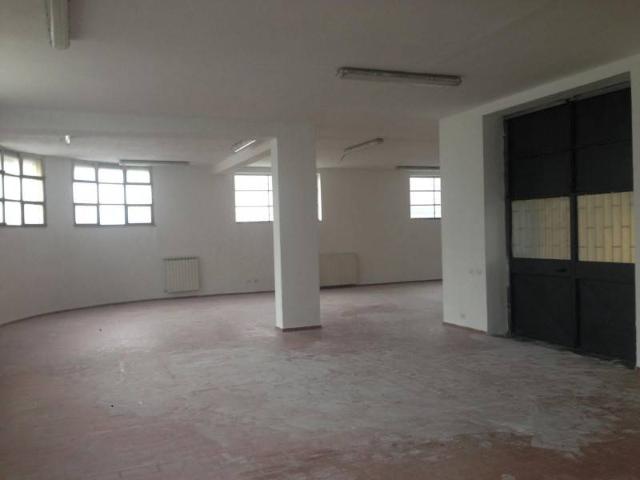 Locale Commerciale in affitto a Zona Omogenea Milano Nord, Cormano