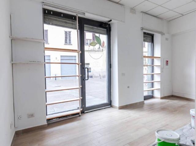 Locale Commerciale in affitto a Zona Omogenea Milano Nord, Cormano