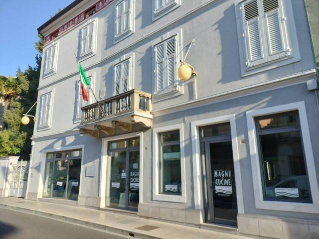 Locale Commerciale in affitto a Cormons, Friuli-Venezia Giulia