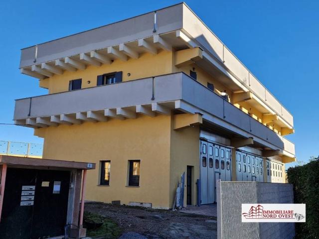 Locale Commerciale in affitto a Cascina Croce, Cornaredo
