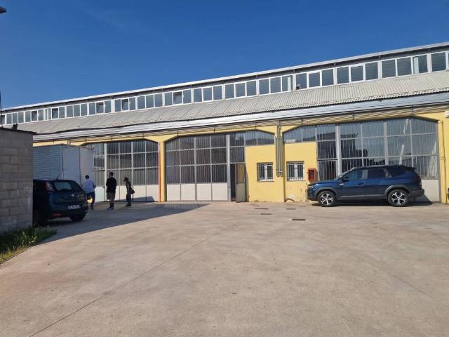 Locale Commerciale in affitto a Cascina Torrette, Cornaredo