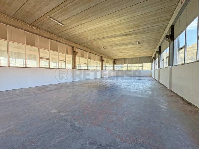 Locale Commerciale in affitto a Spagnago, Cornedo Vicentino