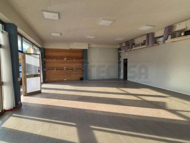 Locale Commerciale in affitto a Spagnago, Cornedo Vicentino