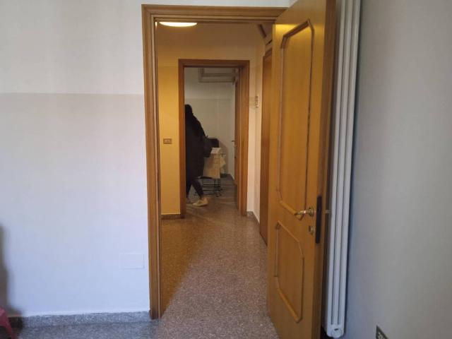 Locale Commerciale in affitto a Pianura Reggiana, Re