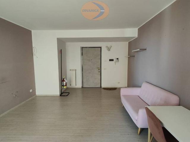 Locale Commerciale in affitto a Guzzafame, Correzzana