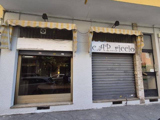 Locale Commerciale in affitto a Quartiere Giorgella, Corsico