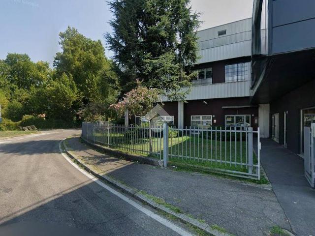 Locale Commerciale in affitto a Quartiere Lavagna, Corsico