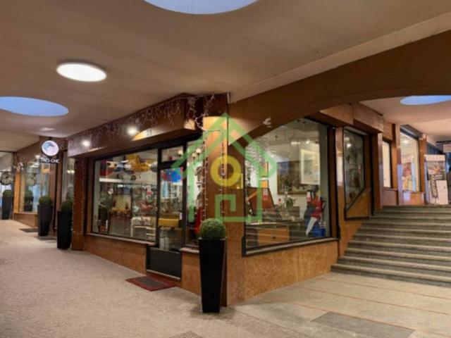 Locale Commerciale in affitto a Crignes, Cortina D'ampezzo