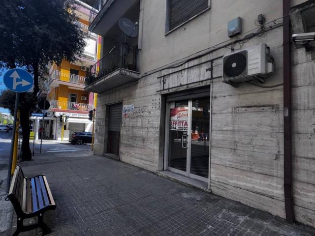 Locale Commerciale in affitto a Popilia, Calabria