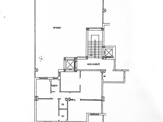 Locale Commerciale in affitto a Quartiere Tribunale, Calabria