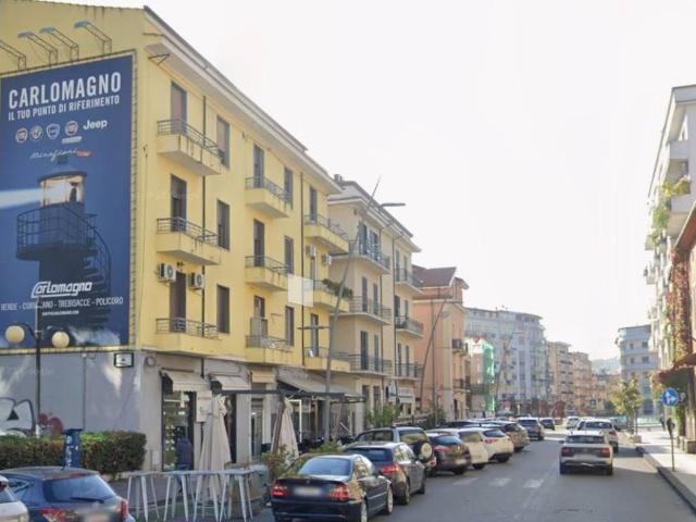 Locale Commerciale in affitto a Popilia, Calabria