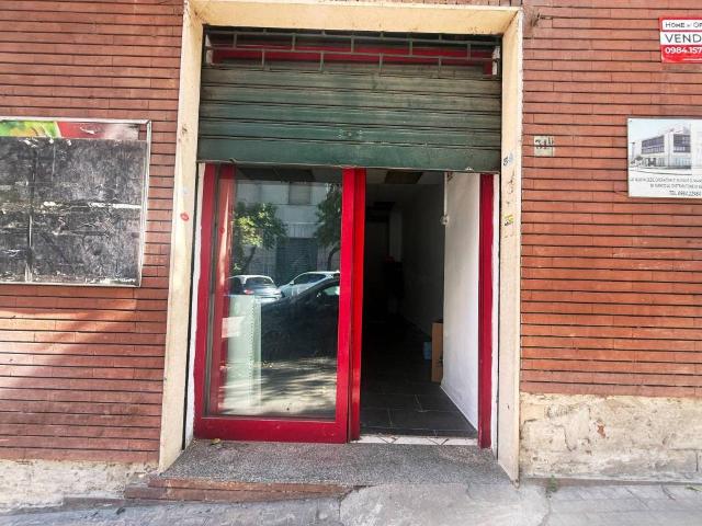 Locale Commerciale in affitto a Popilia, Calabria
