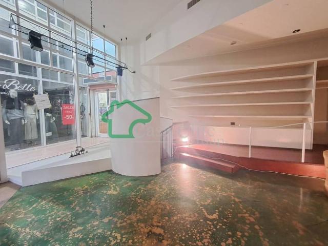 Locale Commerciale in affitto a Le Villette, Crema