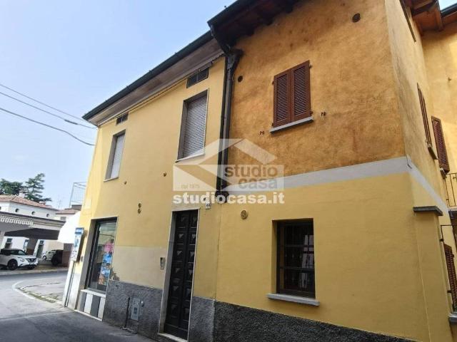 Locale Commerciale in affitto a Crema Nuova, Crema