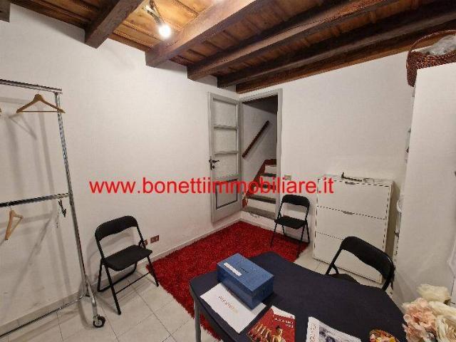 Locale Commerciale in affitto a Crema Nuova, Crema