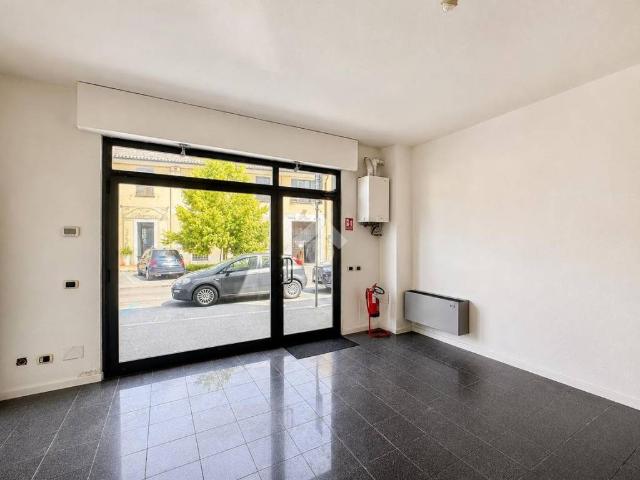 Locale Commerciale in affitto a Le Villette, Crema
