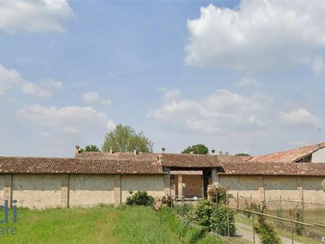 Locale Commerciale in affitto a Crema, Lombardia