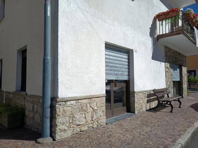 Locale Commerciale in affitto a Maggio, Cremeno