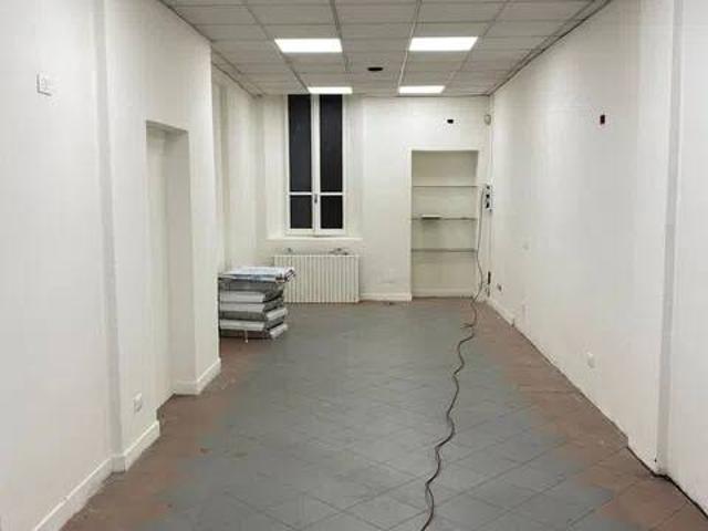 Locale Commerciale in affitto a Cremona, Lombardia