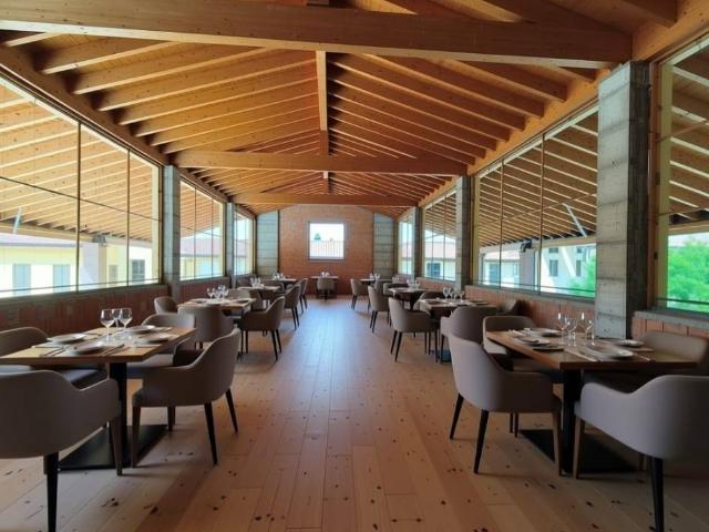 Locale Commerciale in affitto a San Felice, Cremona