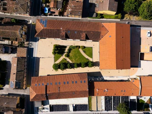 Locale Commerciale in affitto a San Felice, Cremona