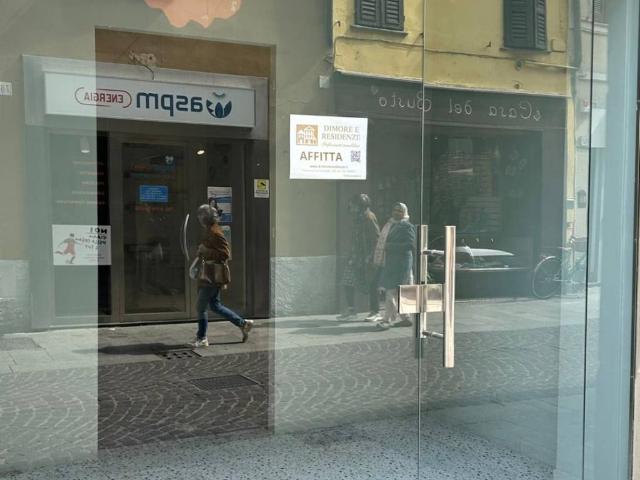 Locale Commerciale in affitto a Centro Storico, Cremona