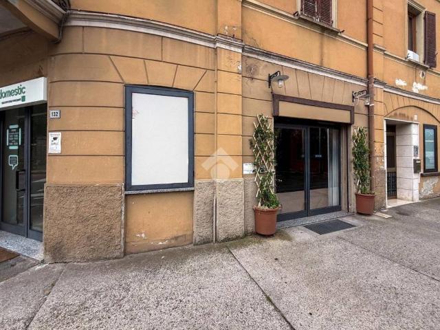 Locale Commerciale in affitto a Zona Castello, Cremona