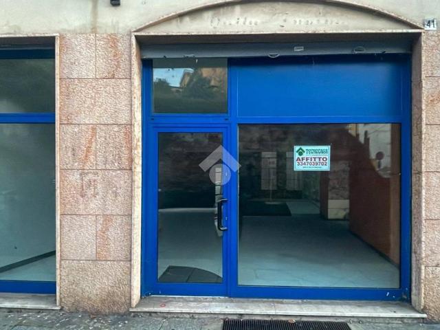 Locale Commerciale in affitto a Centro Storico, Cremona