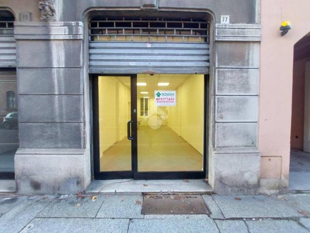 Locale Commerciale in affitto a Cremona, Lombardia