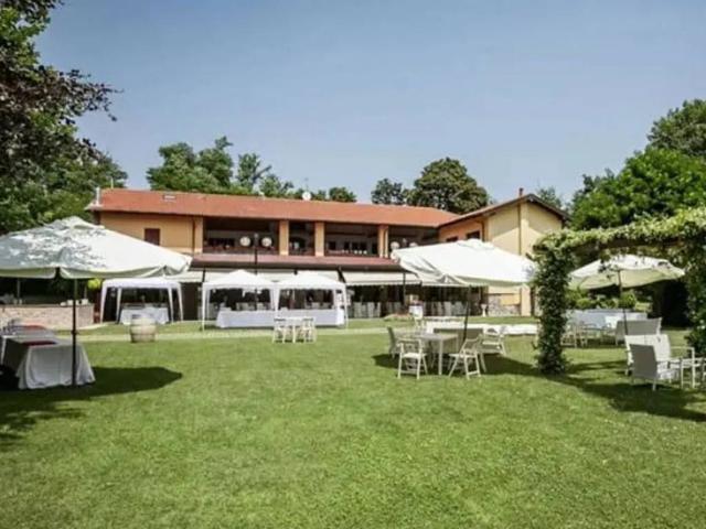 Locale Commerciale in affitto a Cucciago, Lombardia