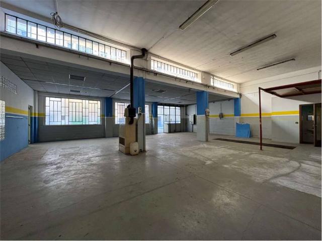 Locale Commerciale in affitto a Cuneo Nuova, Piemonte