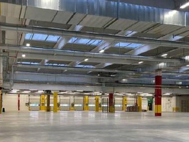 Locale Commerciale in affitto a Piemonte, Cuneo