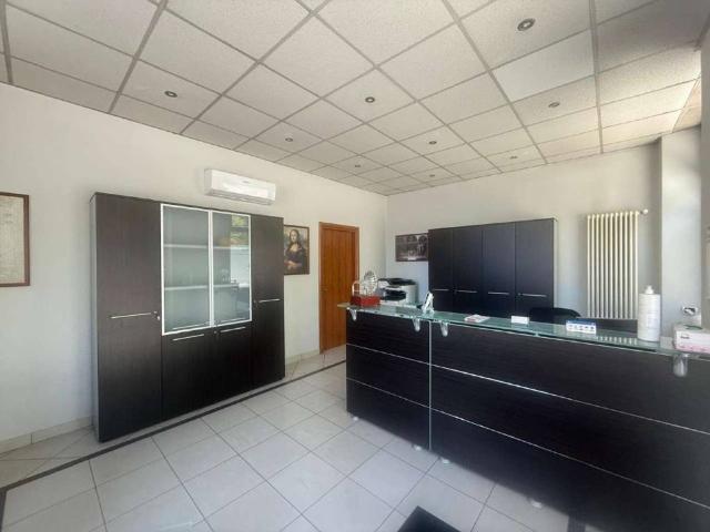Locale Commerciale in affitto a Piemonte, Cuneo