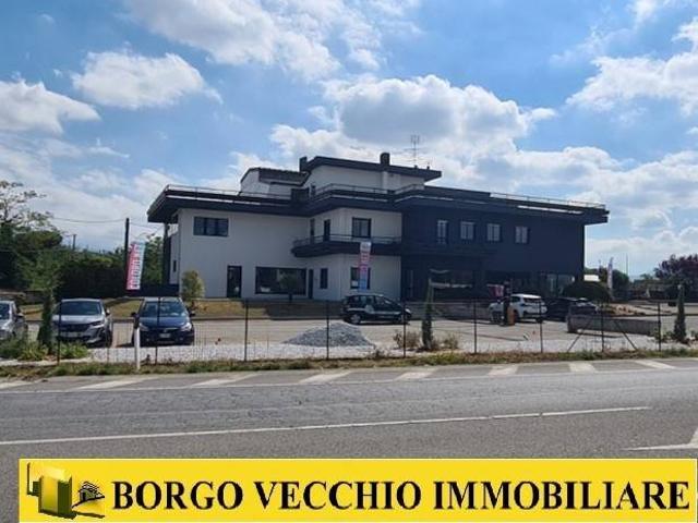 Locale Commerciale in affitto a Piemonte, Cuneo