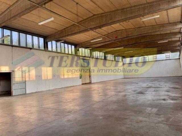 Locale Commerciale in affitto a Curno, Lombardia