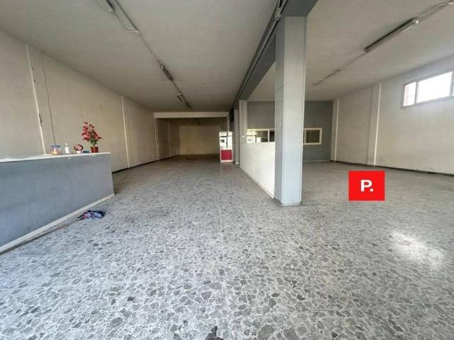 Locale Commerciale in affitto a Curti, Campania